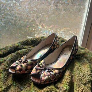 Retro polka dot kitten heels